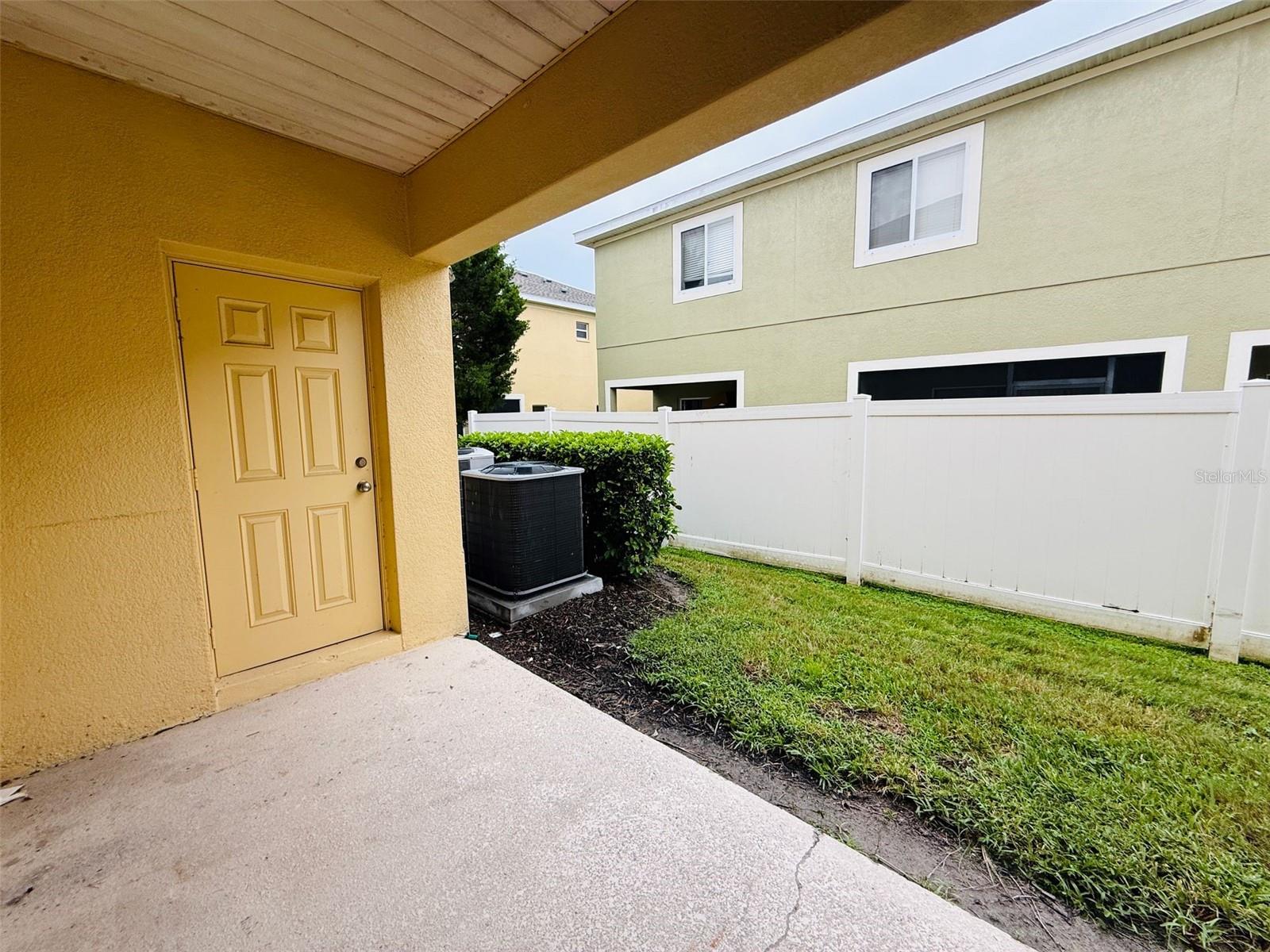 8533 TRAIL WIND DR — photo 26
