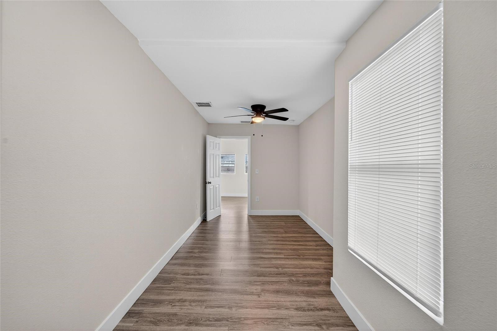 2525 W BEACH ST — photo 23