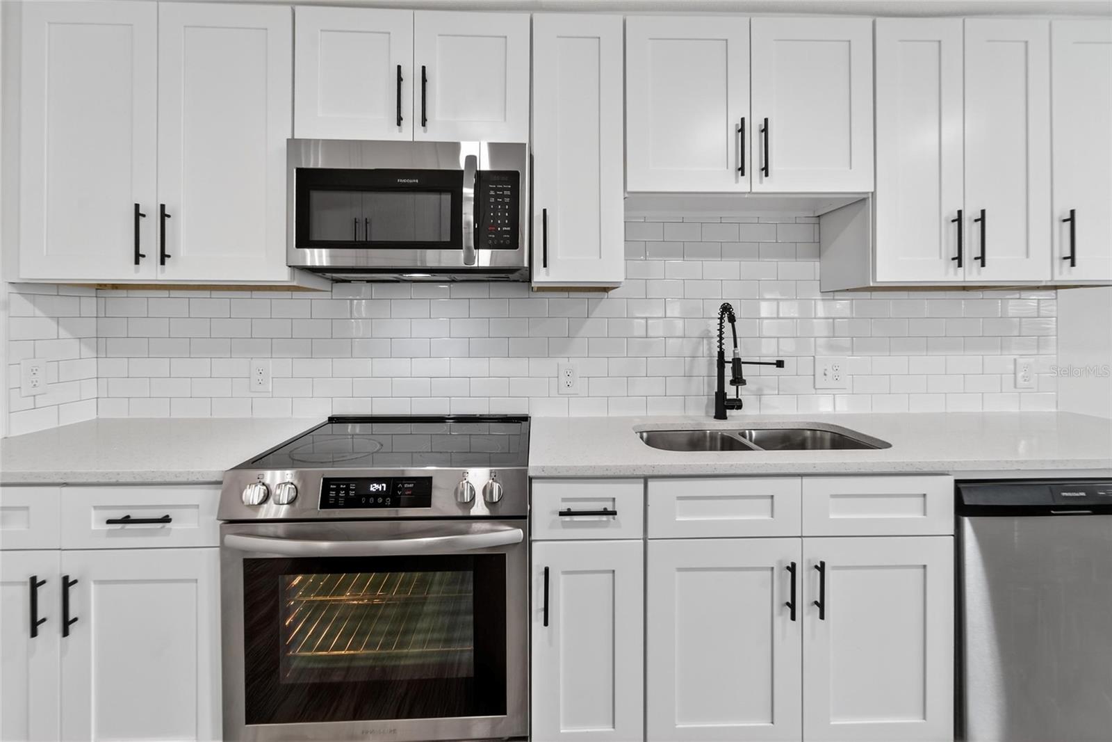 2525 W BEACH ST — photo 14