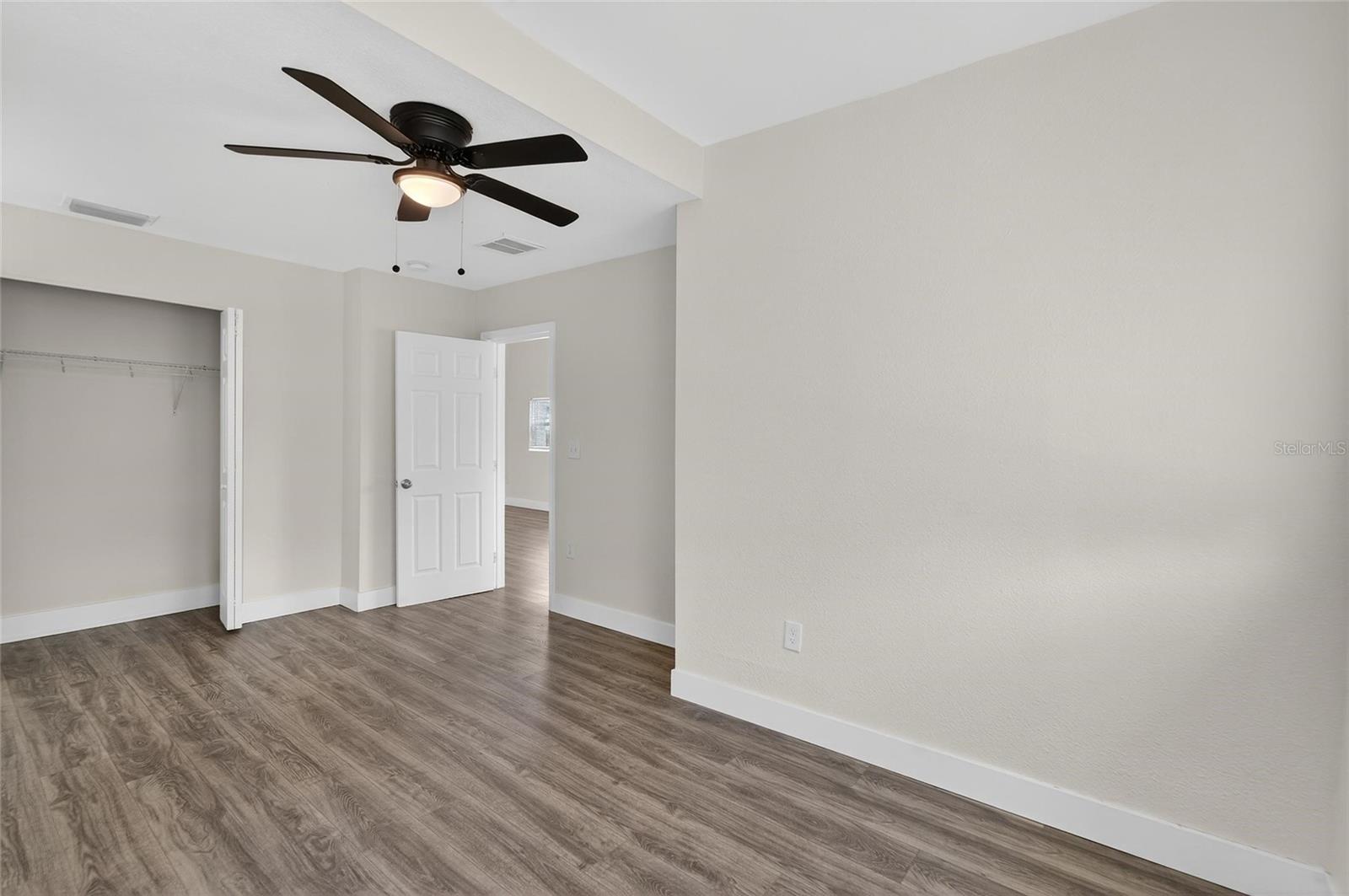 2525 W BEACH ST — photo 26
