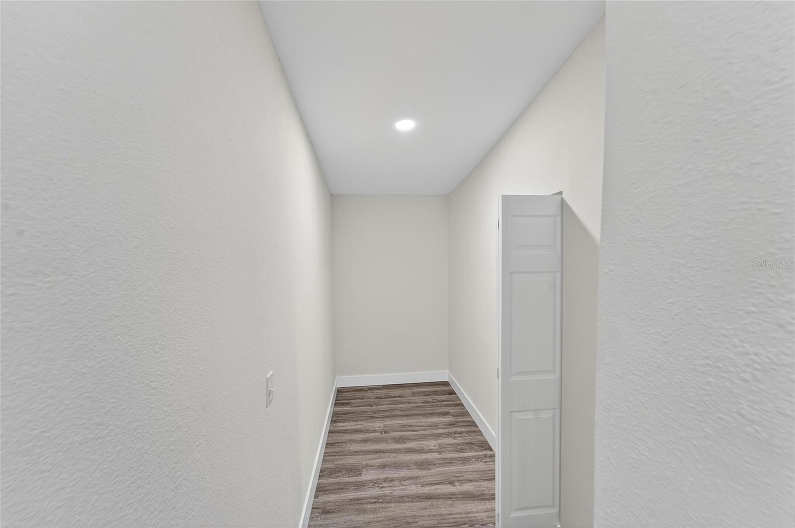 2525 W BEACH ST — photo 20