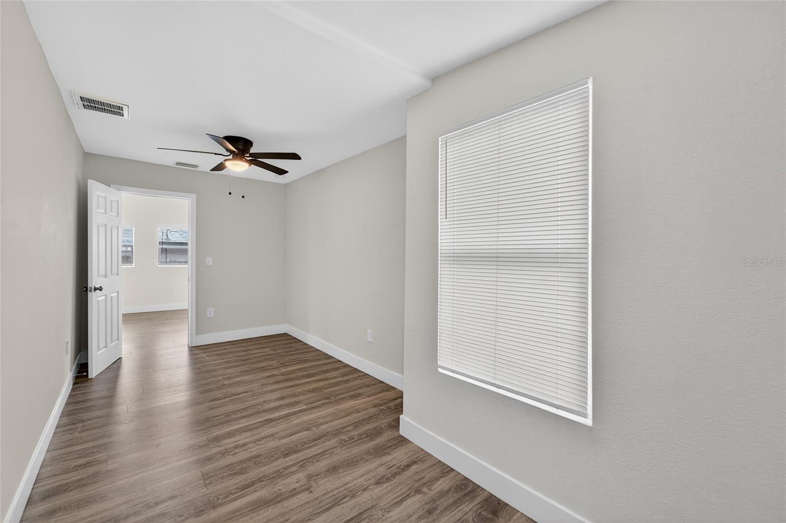 2525 W BEACH ST — photo 24