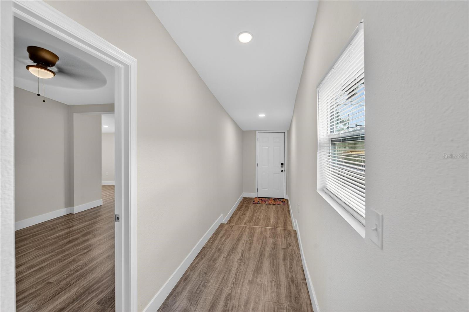 2525 W BEACH ST — photo 19