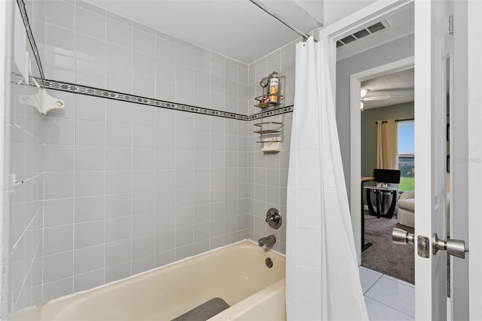 1318 LOUISIANA ST — photo 12