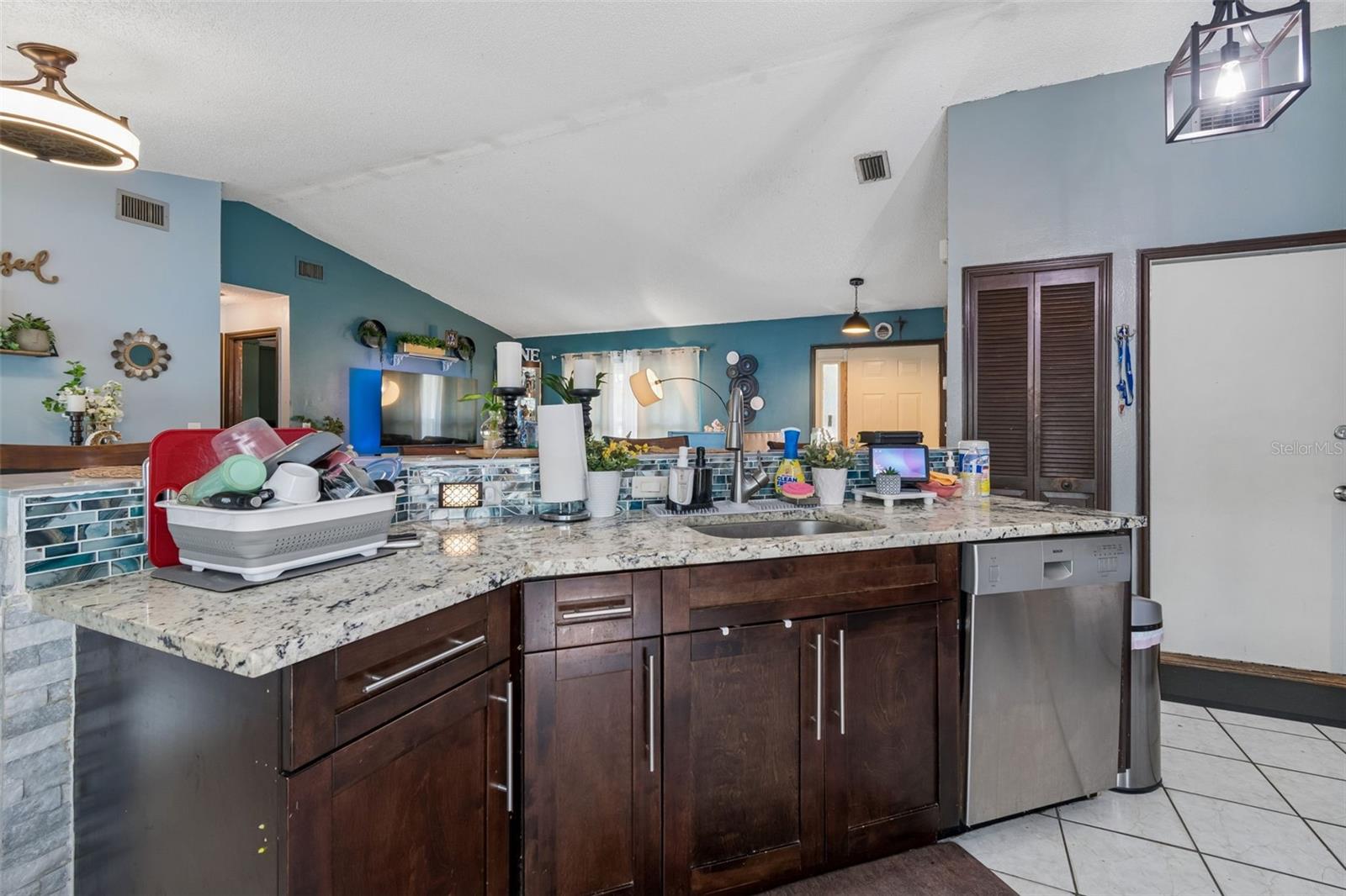 10326 OUT ISLAND DR — photo 14