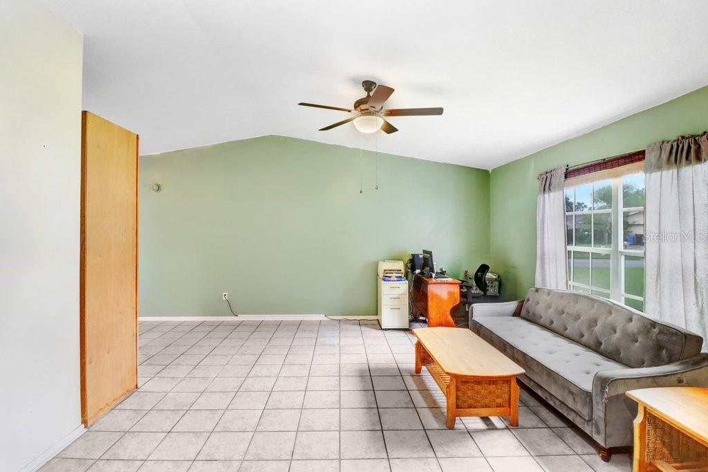 4908 CROCKETT CT — photo 13