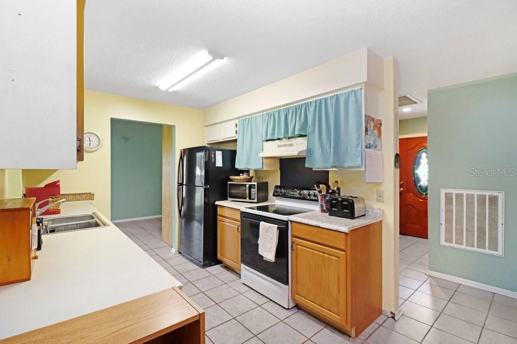 4908 CROCKETT CT — photo 32