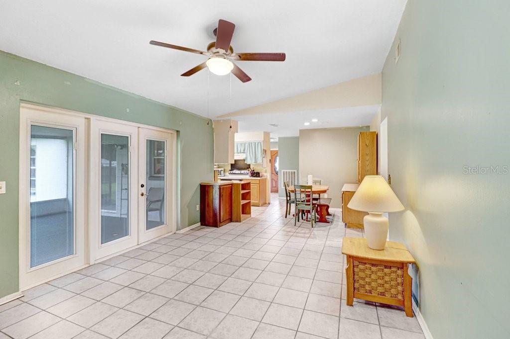 4908 CROCKETT CT — photo 28