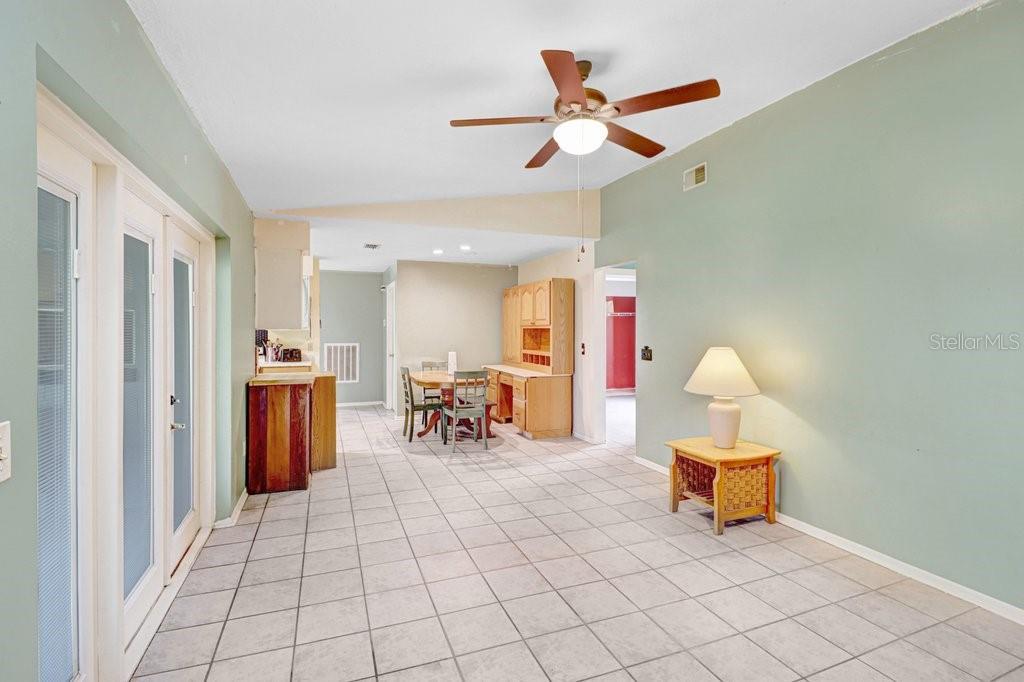 4908 CROCKETT CT — photo 29