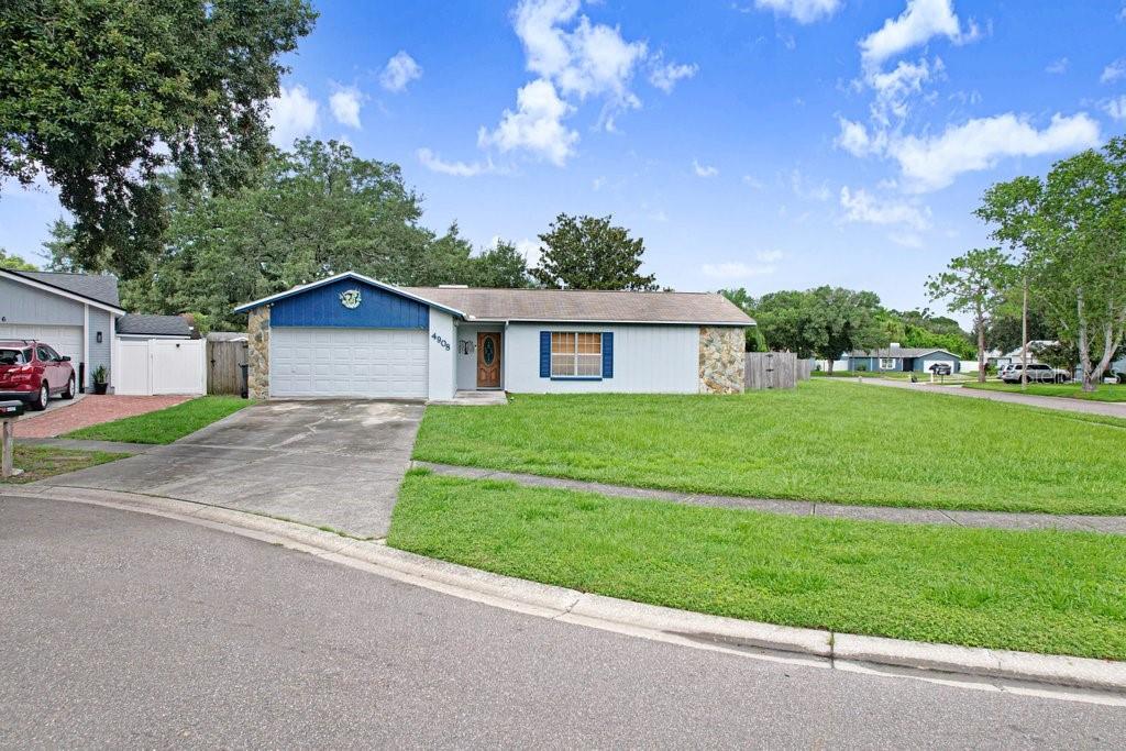 4908 CROCKETT CT — photo 2