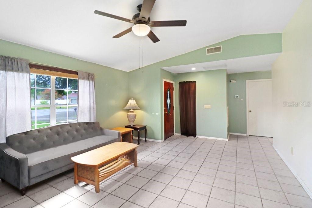 4908 CROCKETT CT — photo 16