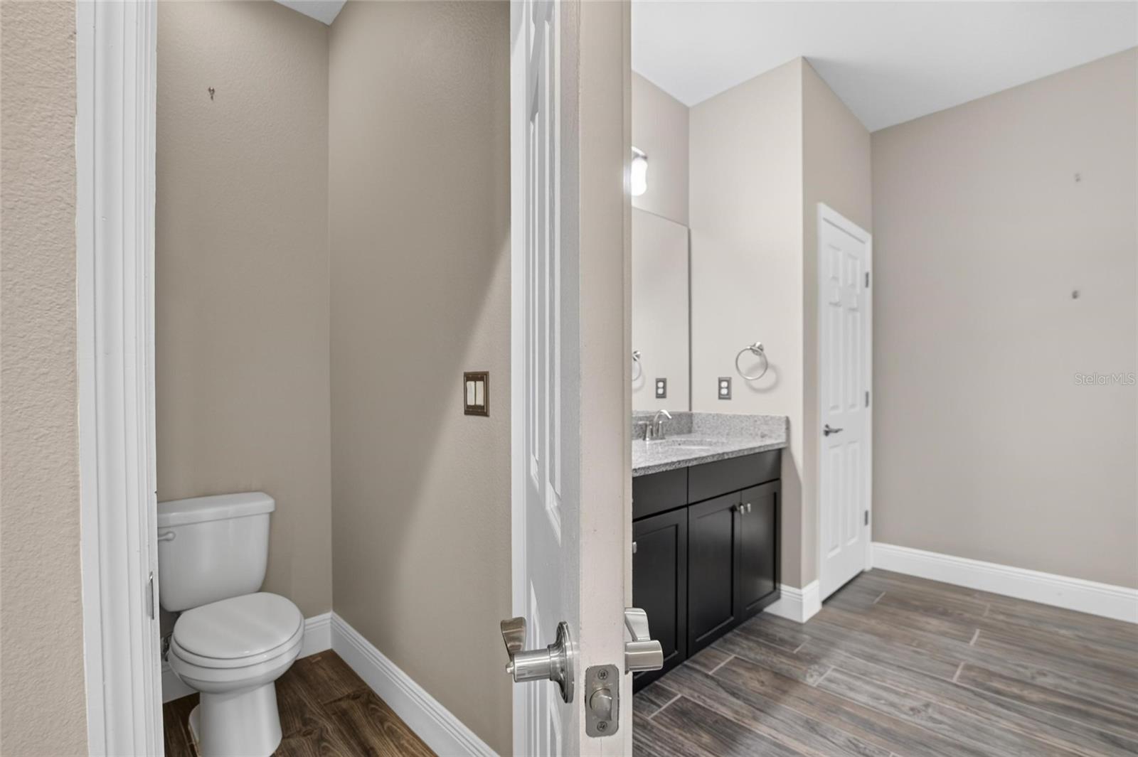 7029 OLD BENTON DR — photo 33