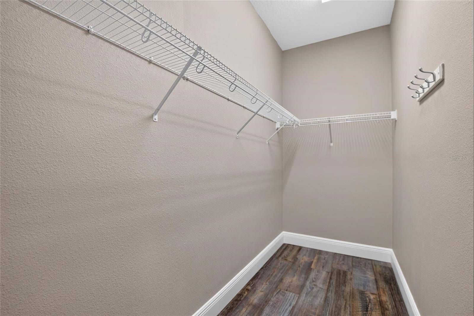 7029 OLD BENTON DR — photo 31