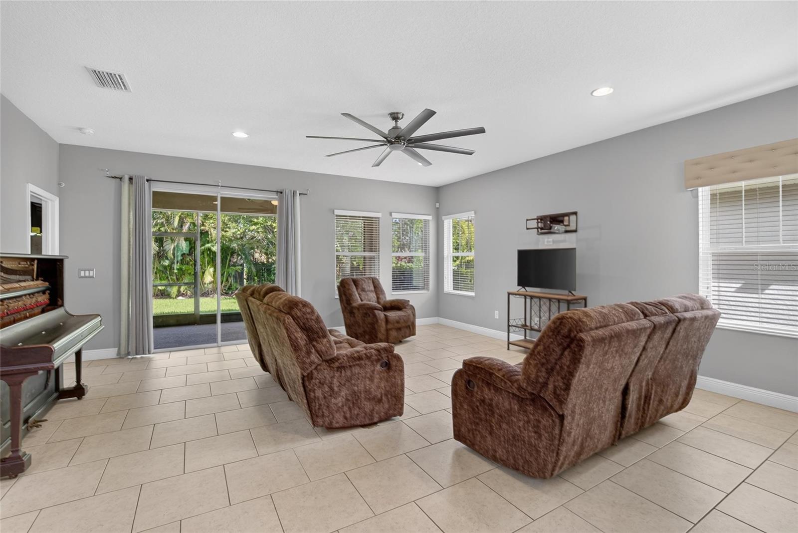 7029 OLD BENTON DR — photo 24
