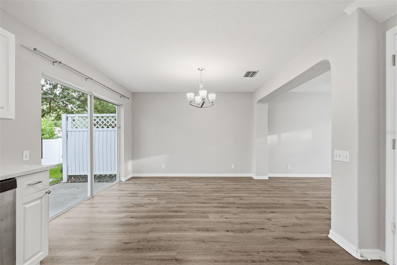 13157 THOROUGHBRED LOOP — photo 18