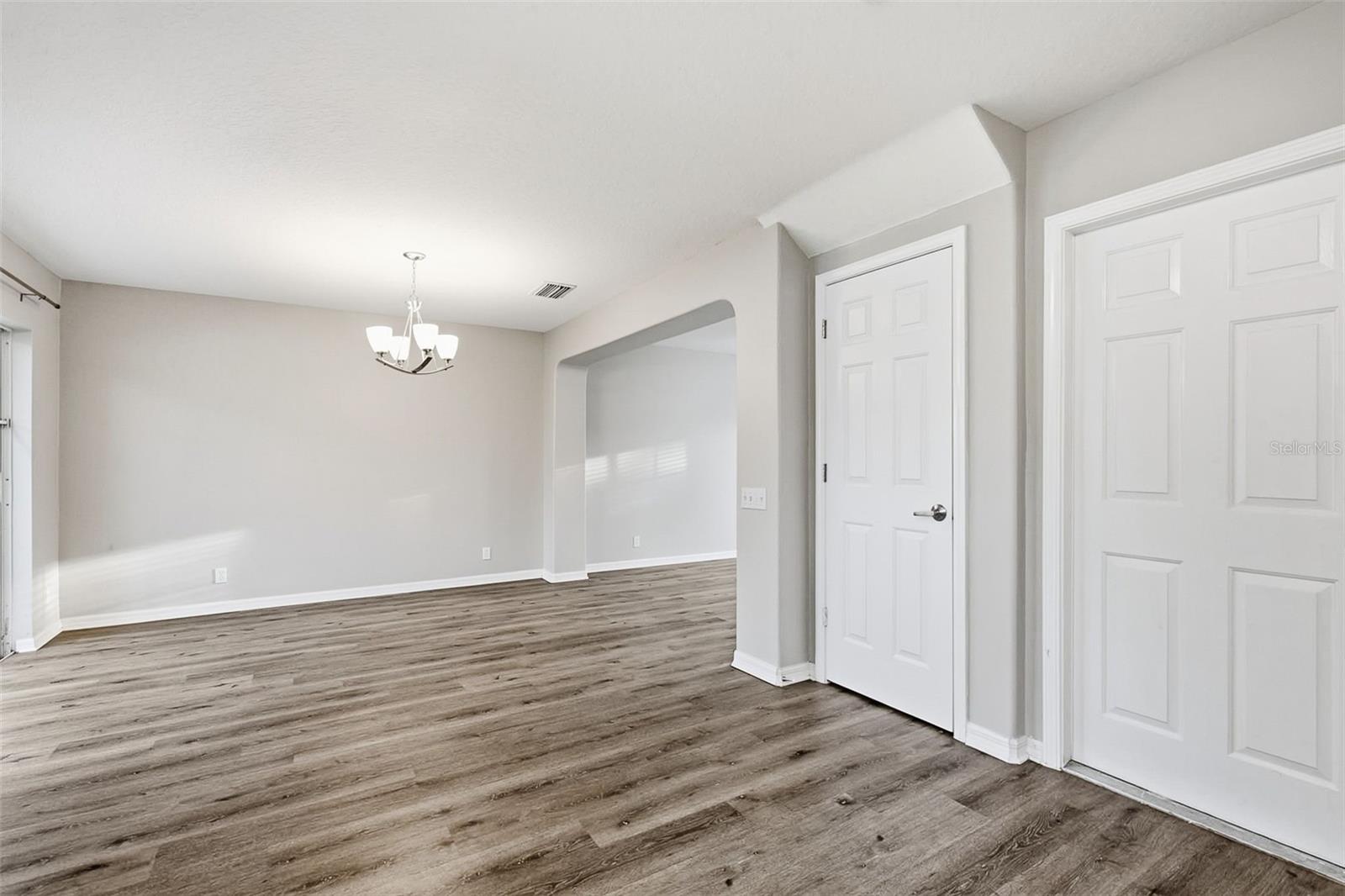 13157 THOROUGHBRED LOOP — photo 12