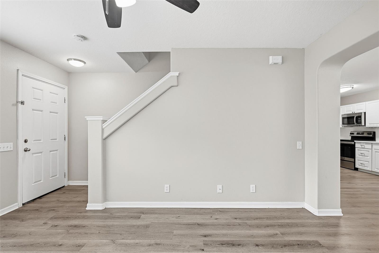13157 THOROUGHBRED LOOP — photo 9