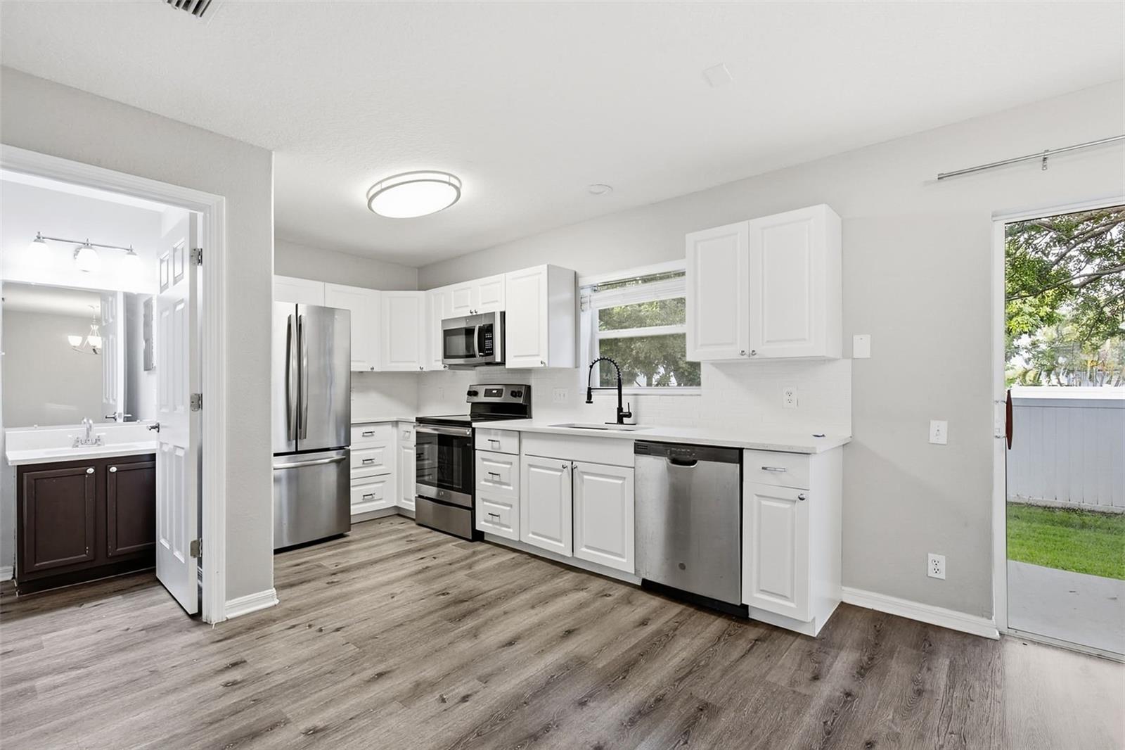 13157 THOROUGHBRED LOOP — photo 16