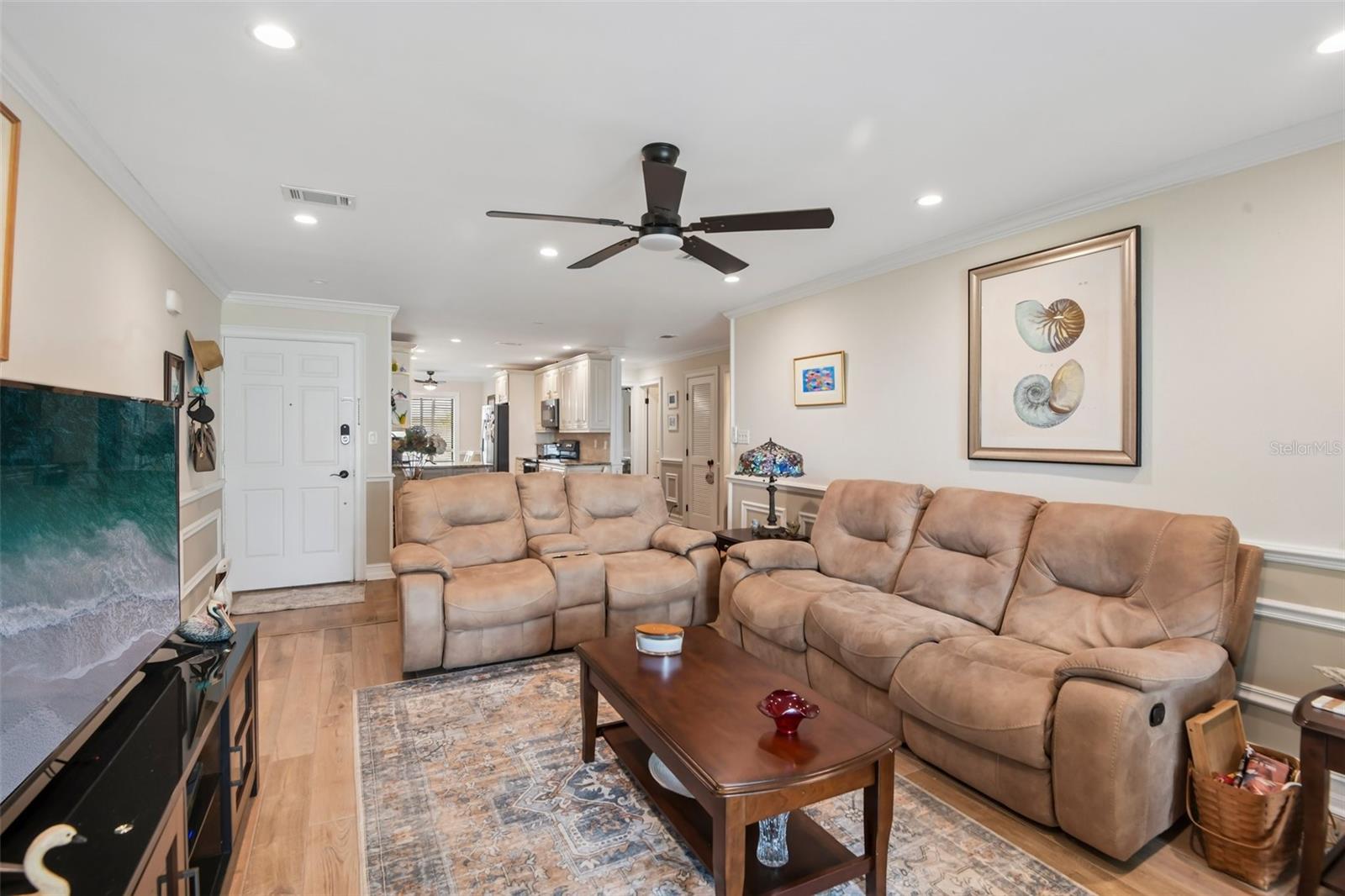 7300 SUNSHINE SKYWAY LN #206 — photo 4