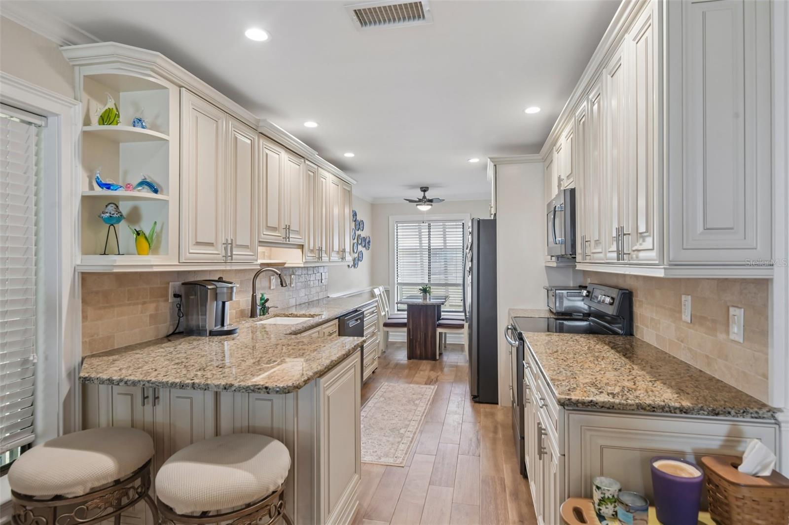 7300 SUNSHINE SKYWAY LN #206 — photo 16