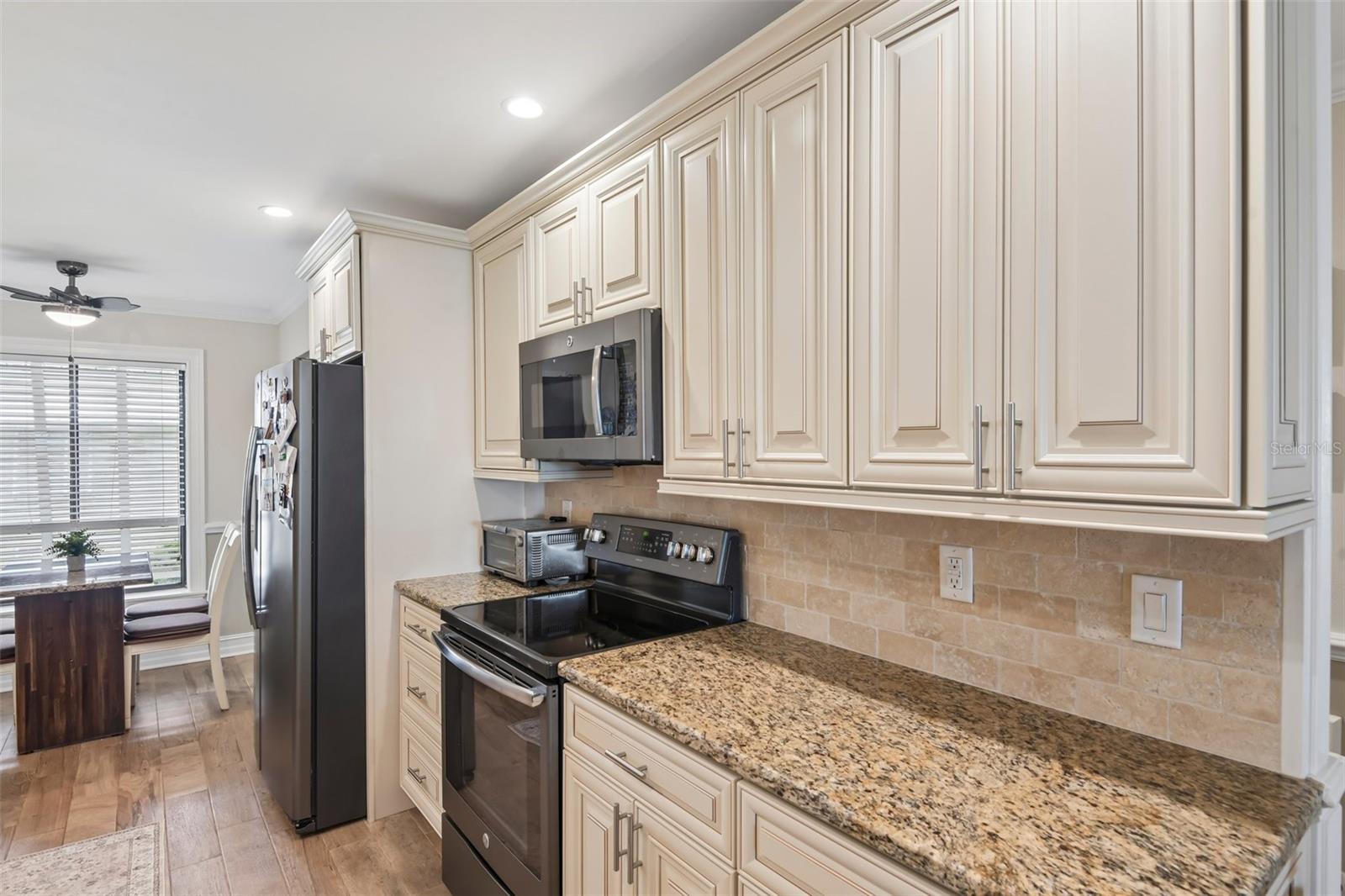 7300 SUNSHINE SKYWAY LN #206 — photo 6