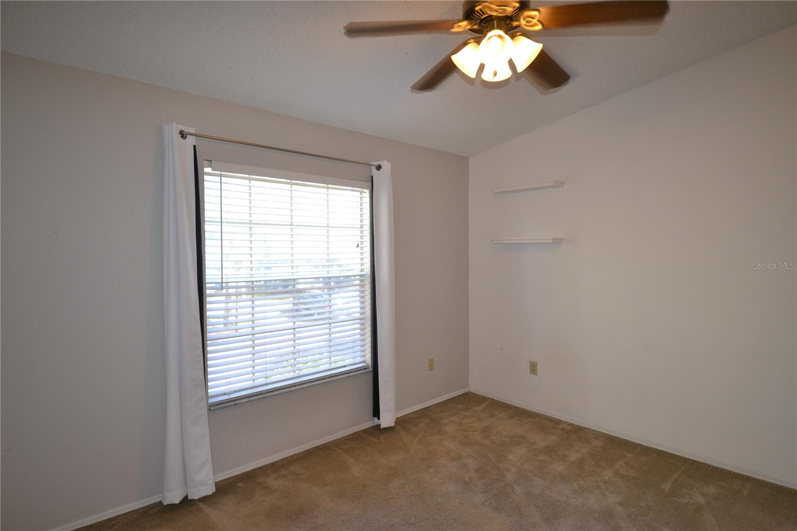 3379 FOX HUNT DR — photo 37