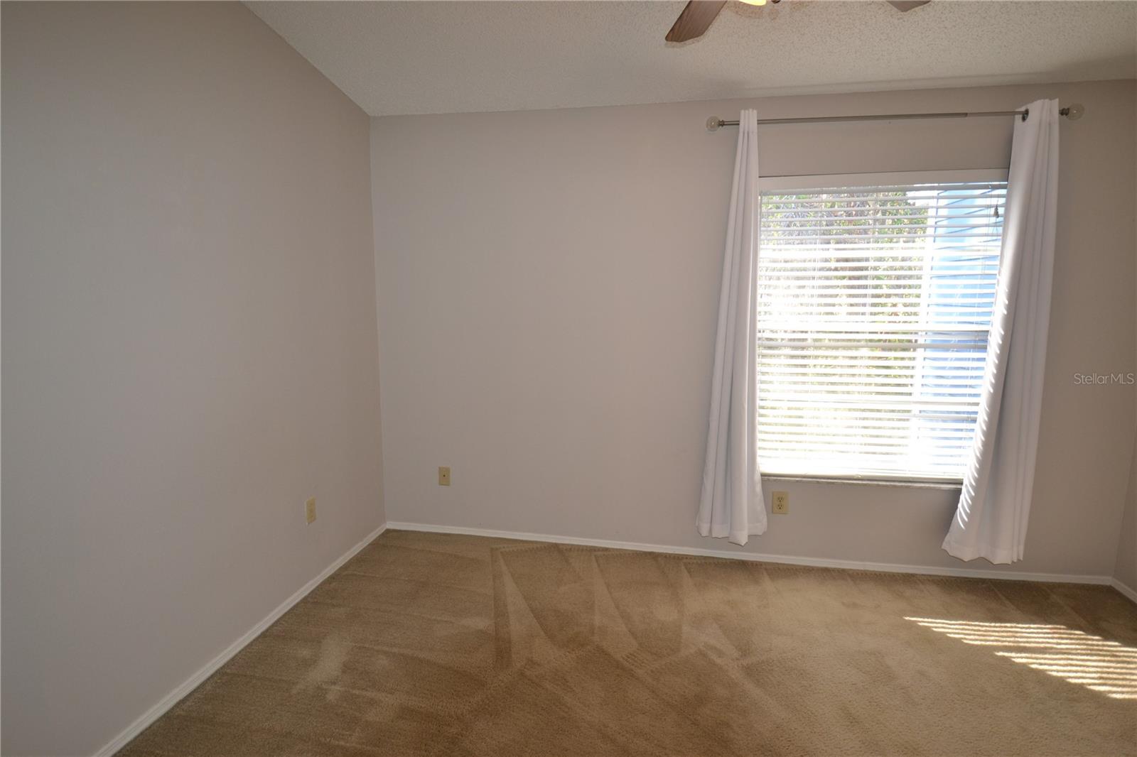 3379 FOX HUNT DR — photo 33