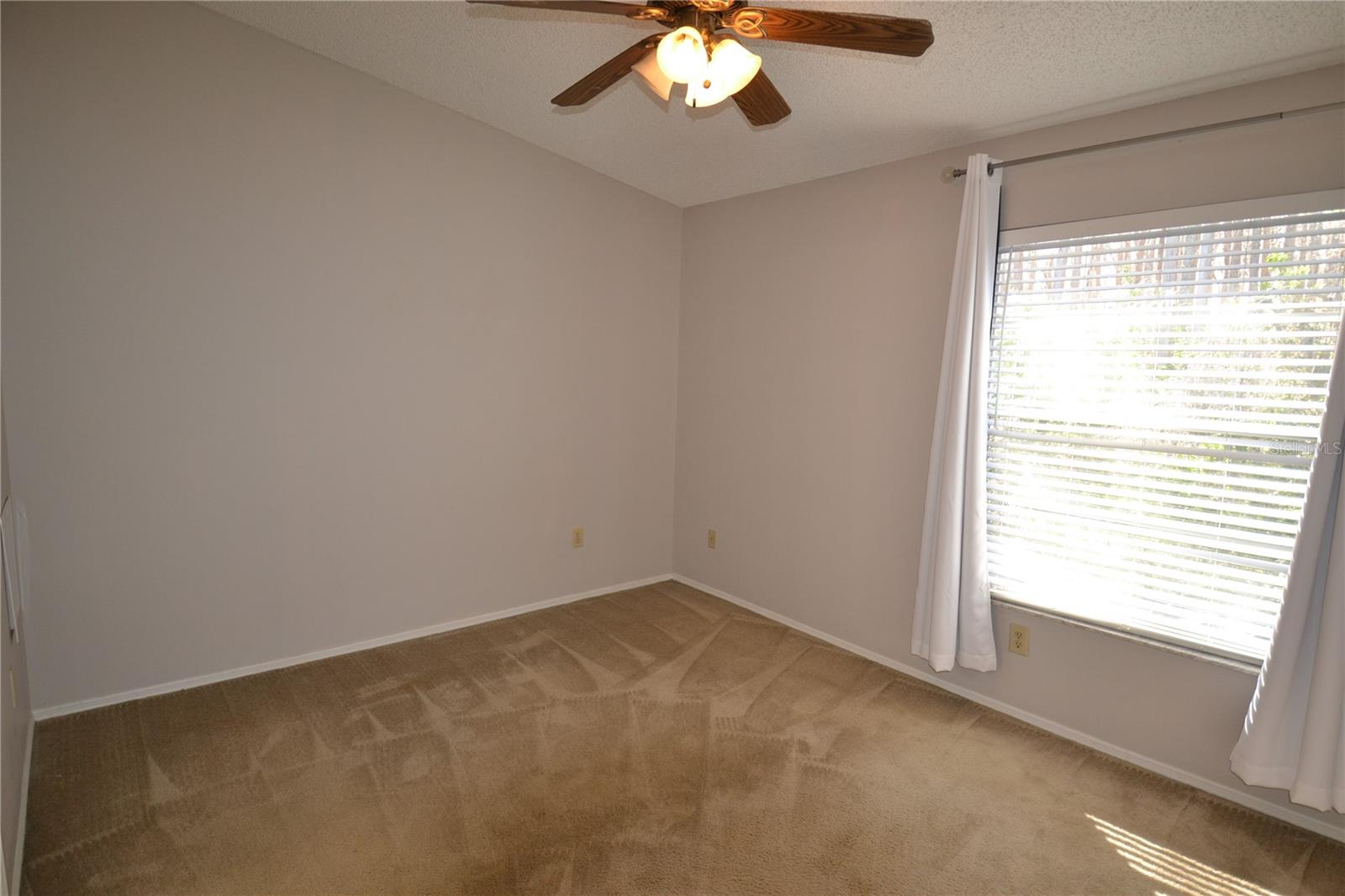 3379 FOX HUNT DR — photo 34