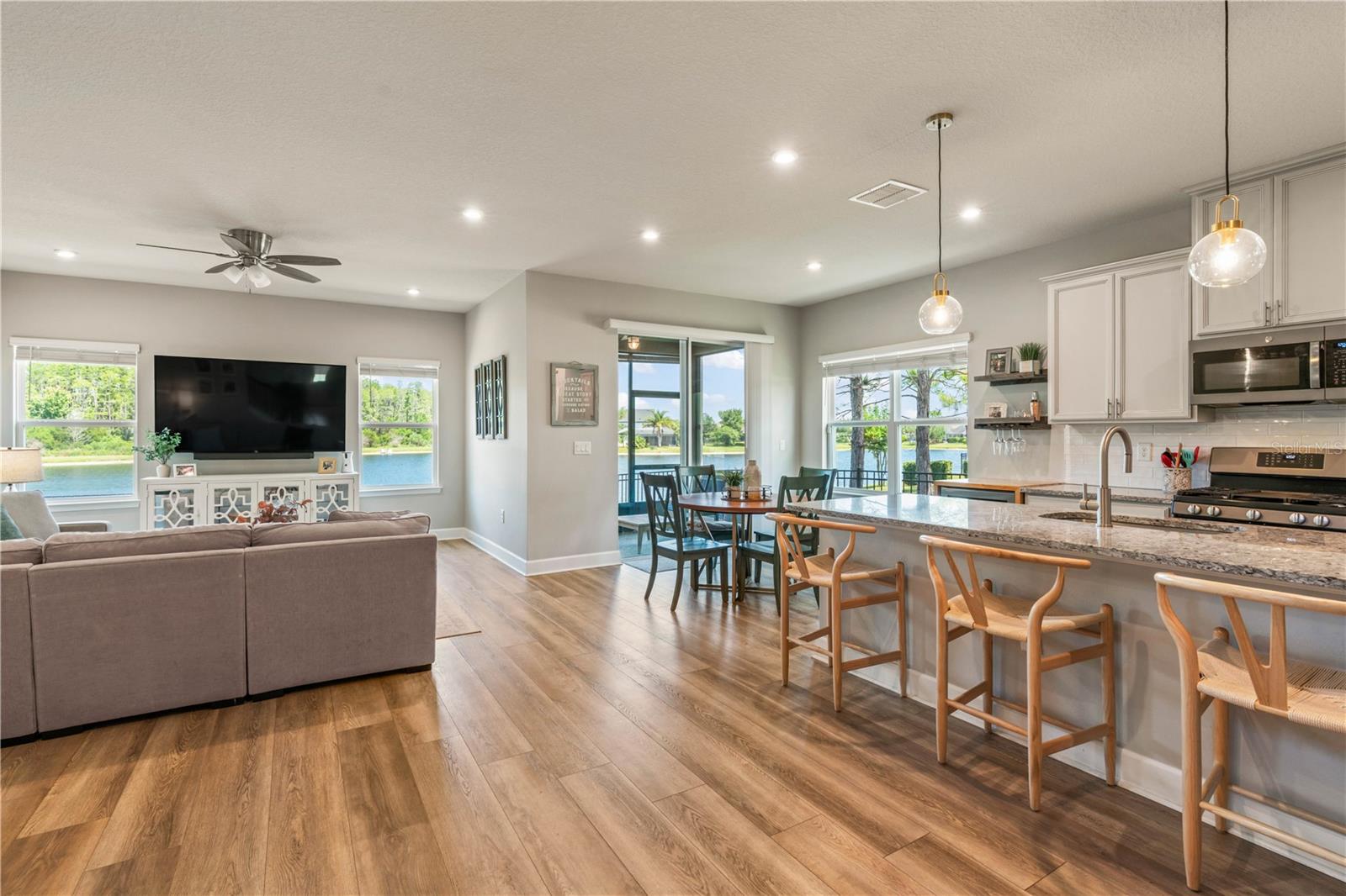 2443 PORTICO ST — photo 9