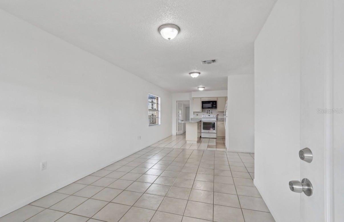 7516 N CORTEZ ST — photo 9