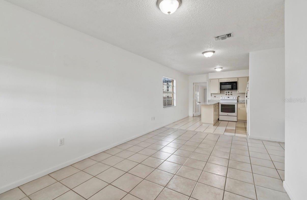 7516 N CORTEZ ST — photo 10