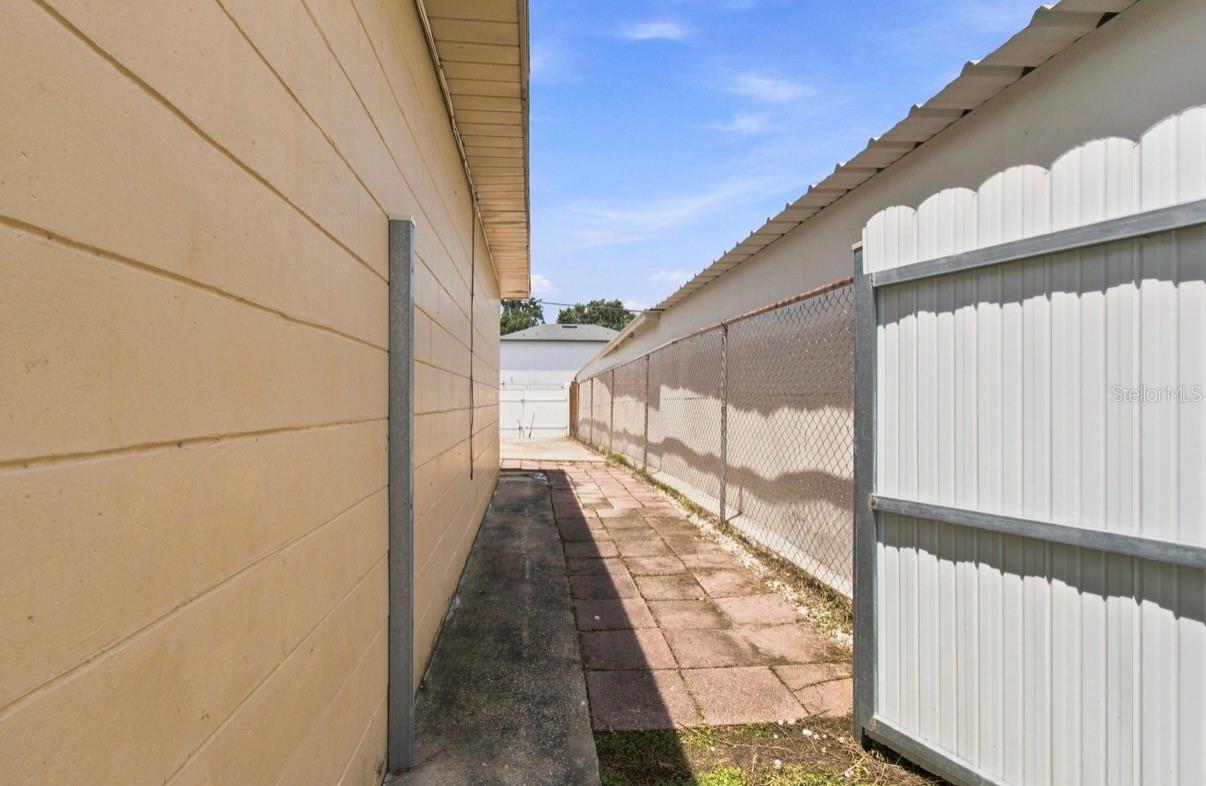 7516 N CORTEZ ST — photo 35