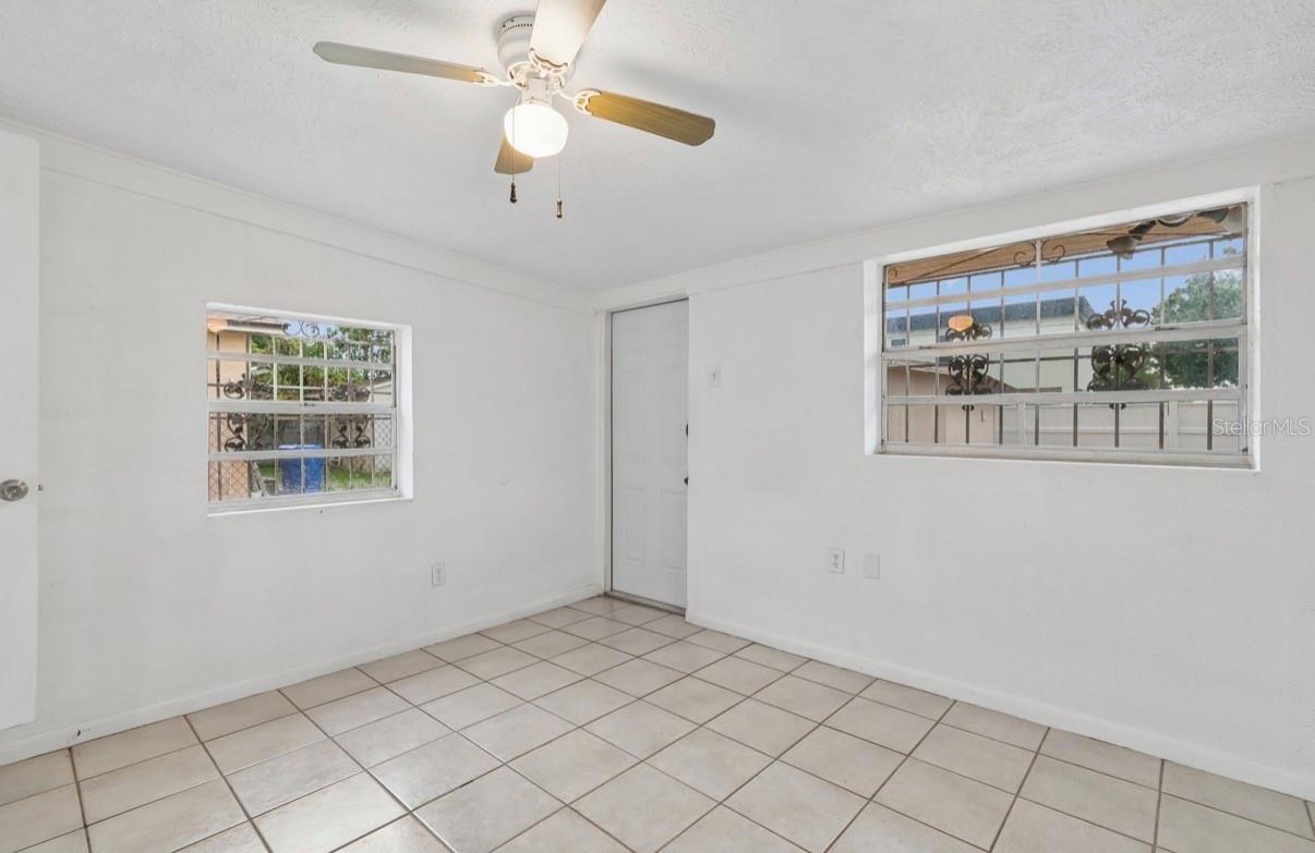 7516 N CORTEZ ST — photo 31