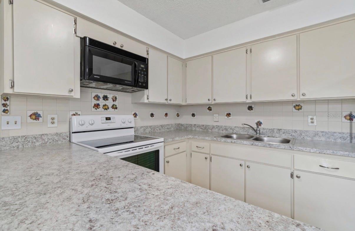 7516 N CORTEZ ST — photo 5