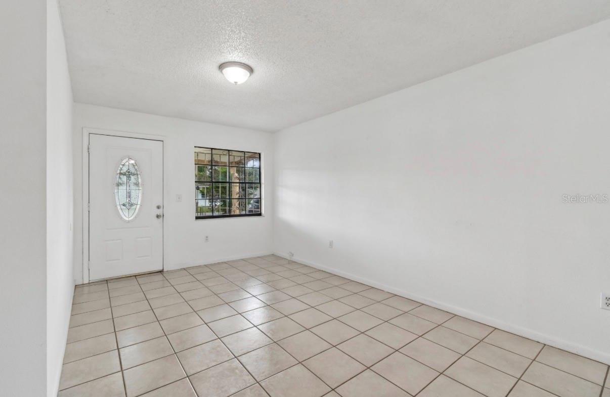 7516 N CORTEZ ST — photo 13