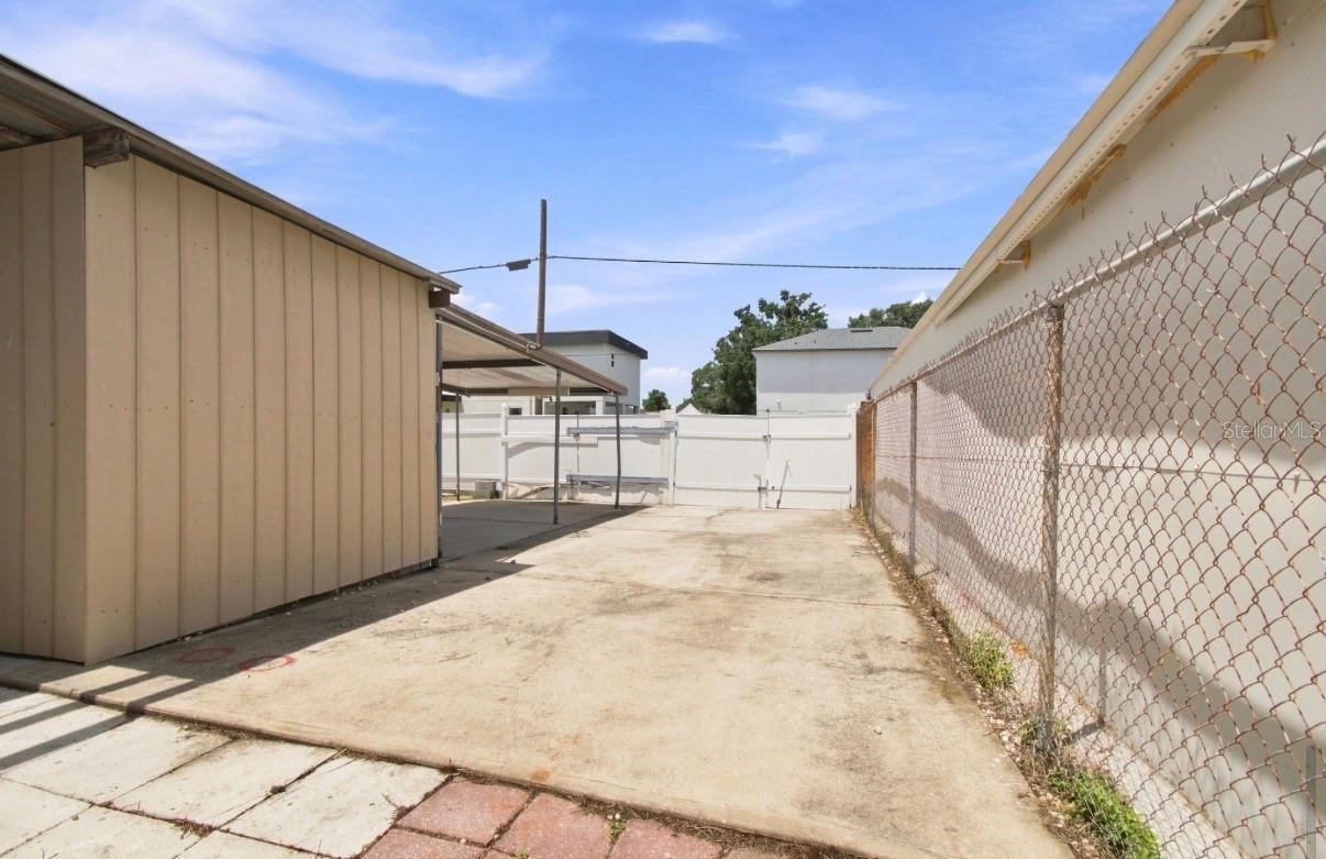 7516 N CORTEZ ST — photo 37