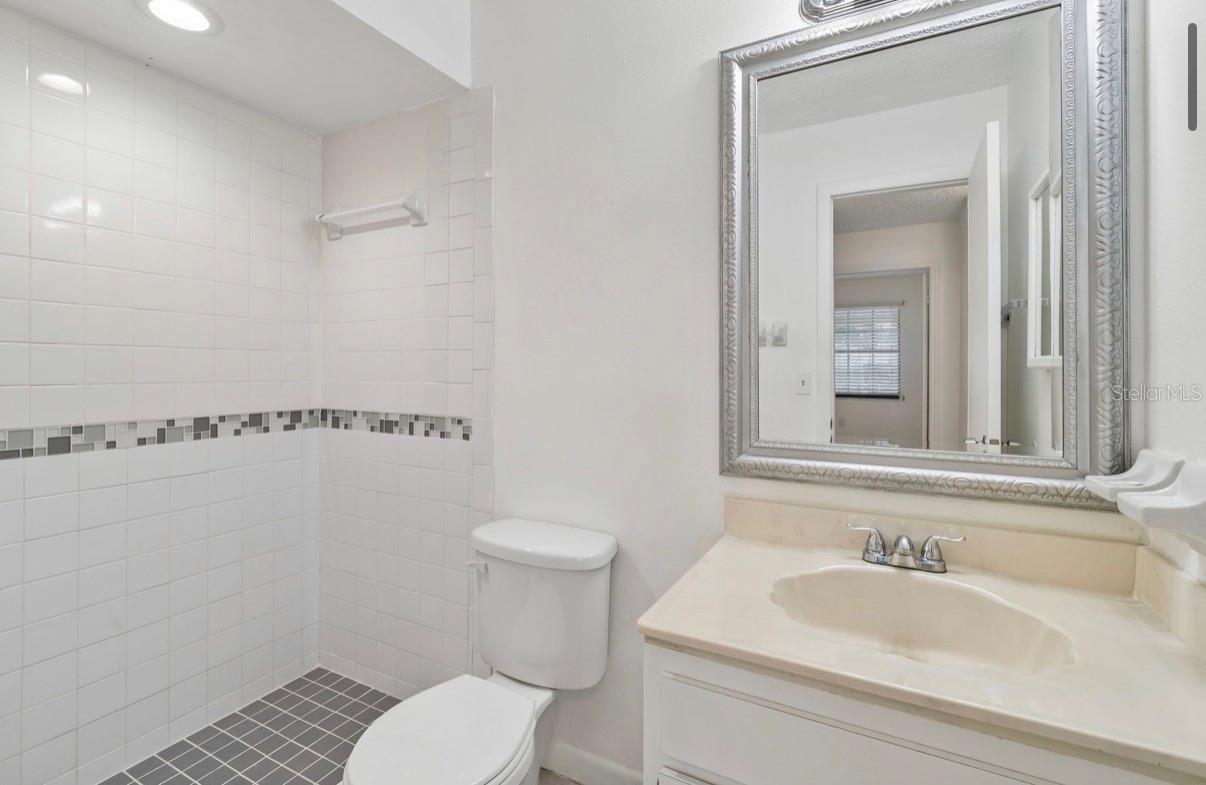 7516 N CORTEZ ST — photo 24
