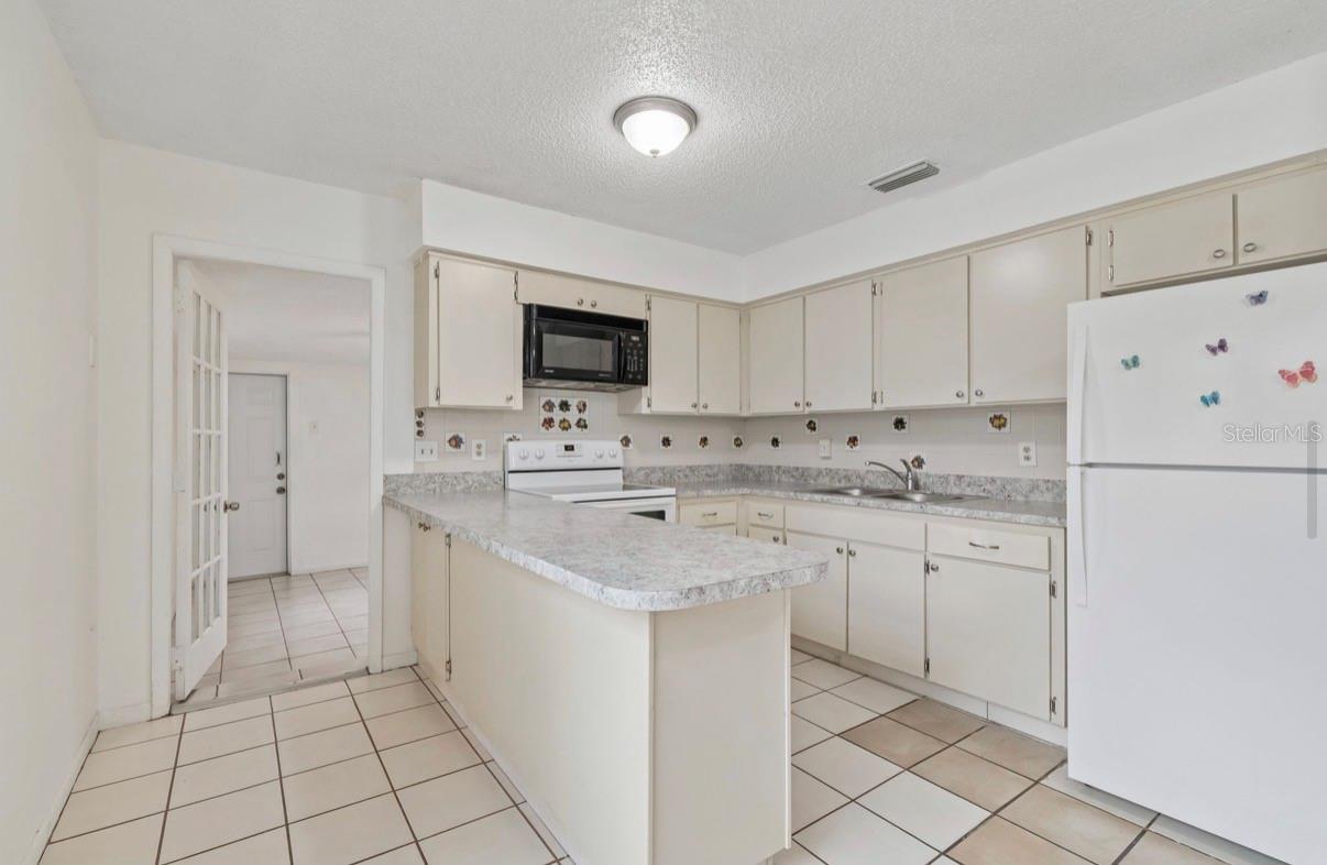 7516 N CORTEZ ST — photo 3