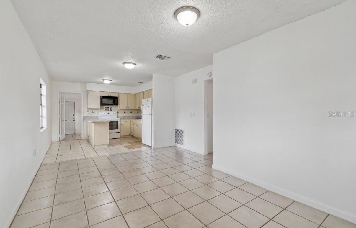 7516 N CORTEZ ST — photo 11