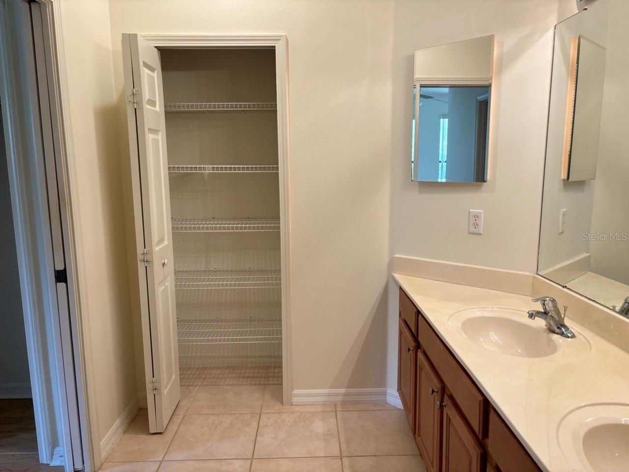 229 SHELL FALLS DR — photo 18