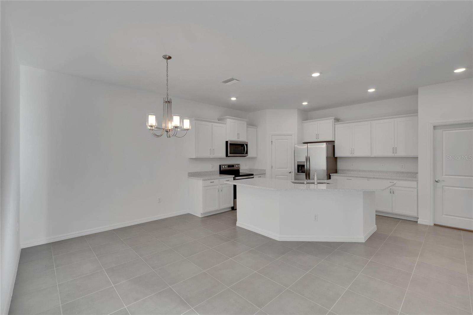 3329 SHADY SUNRISE LOOP — photo 16