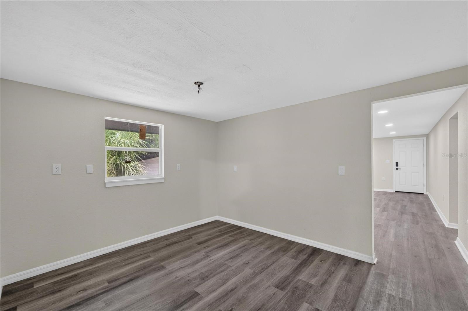 8809 DYER RD — photo 16