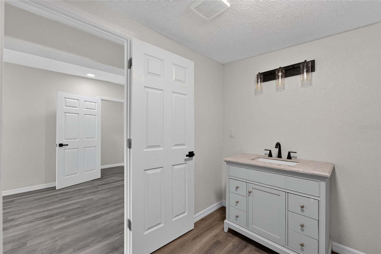 8809 DYER RD — photo 32