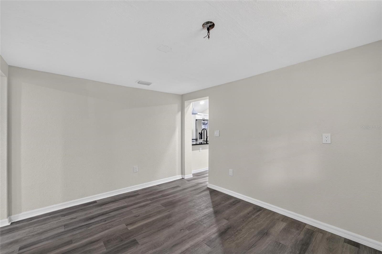 8809 DYER RD — photo 17