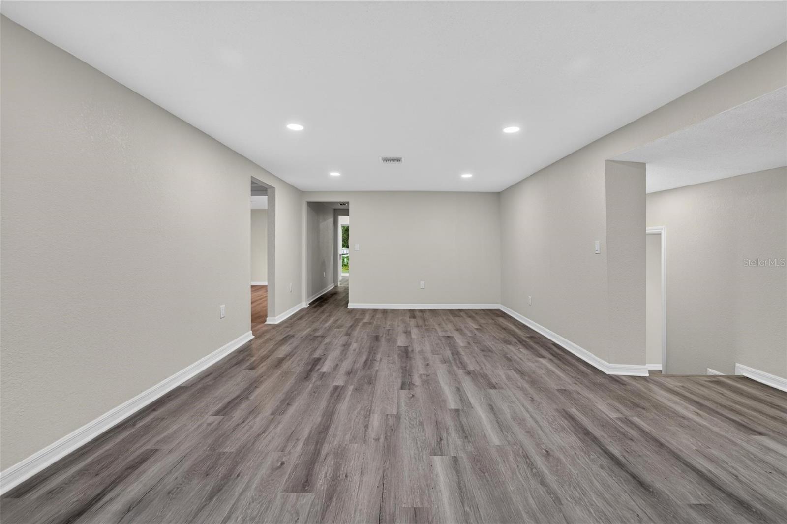 8809 DYER RD — photo 12