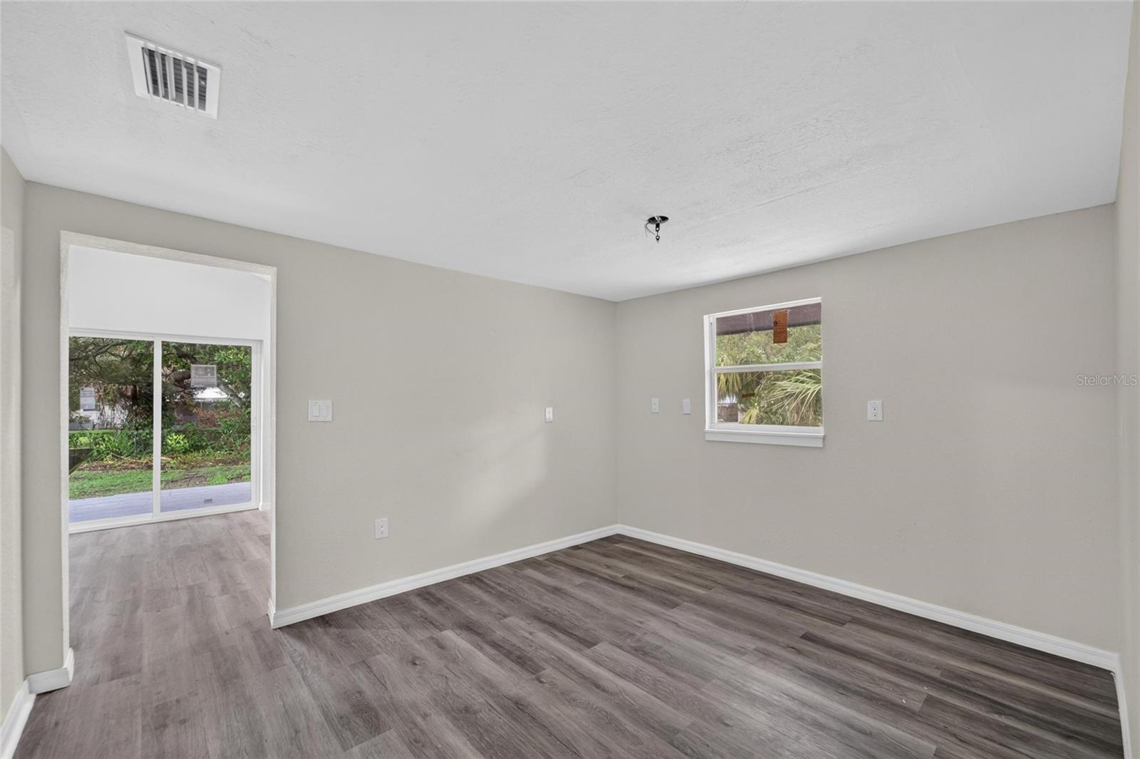 8809 DYER RD — photo 15