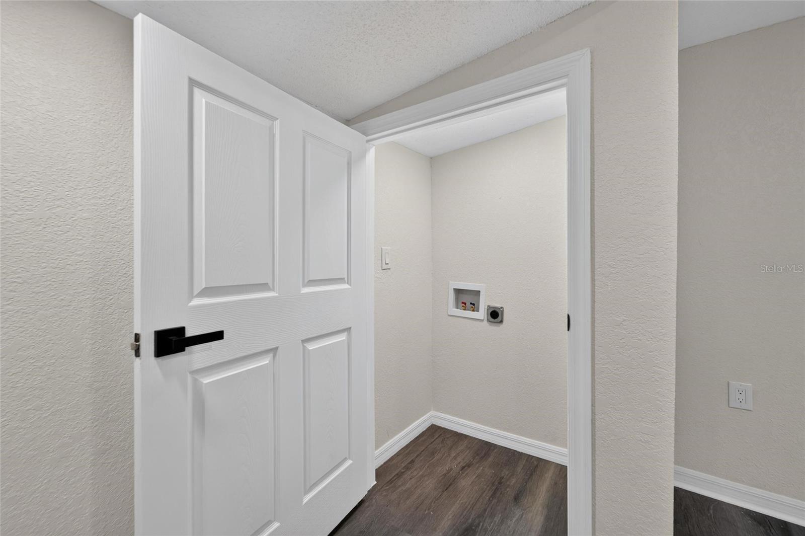 8809 DYER RD — photo 26