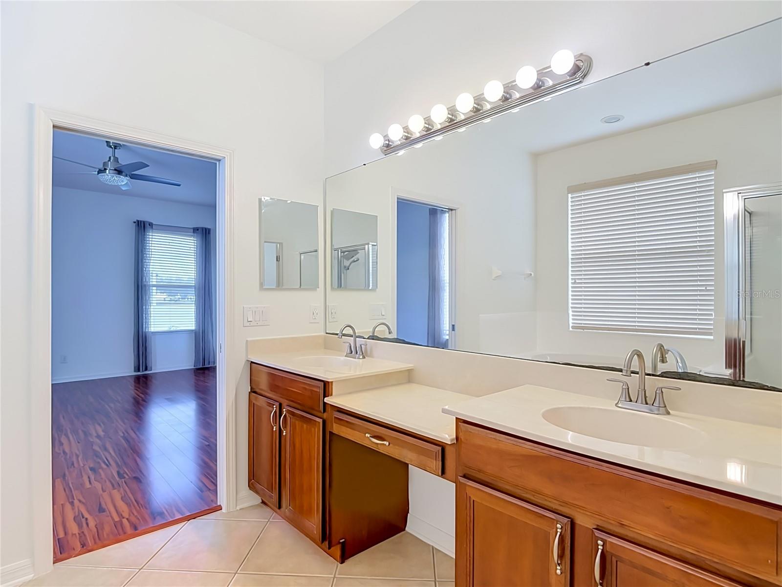 220 RONJA LN — photo 29
