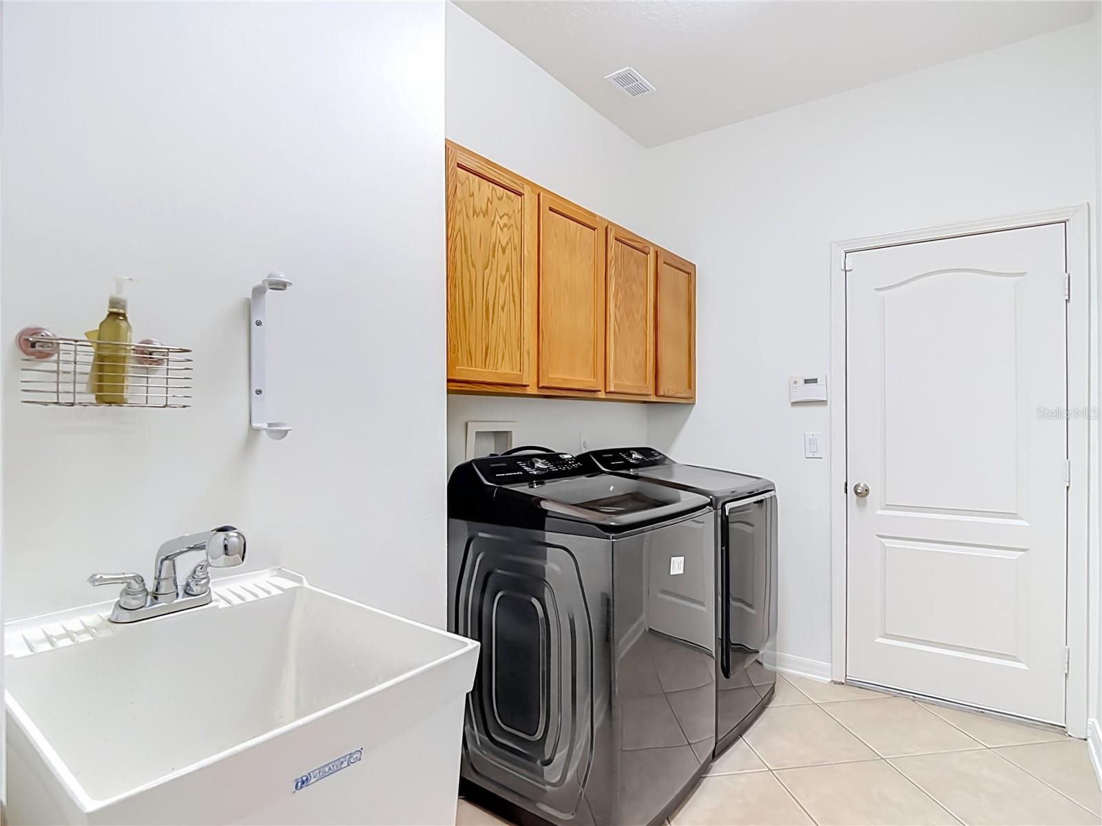 220 RONJA LN — photo 52