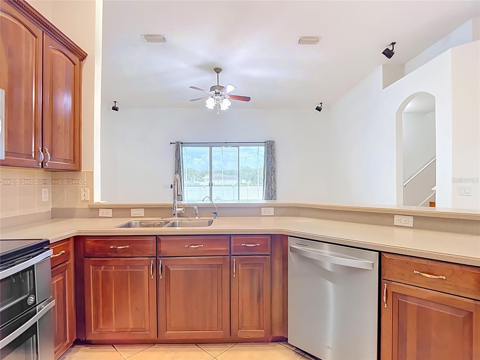 220 RONJA LN — photo 20